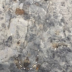 Kendra Scott necklace